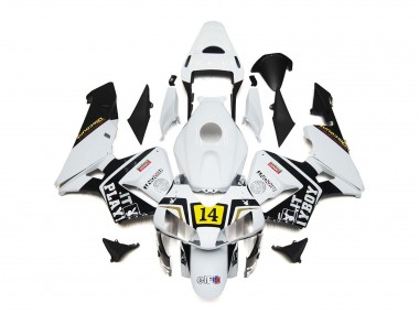 03-04 Playboy 14 CBR600RR Carenado