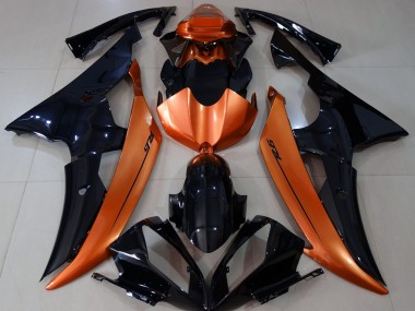 08-16 Negro Brillante & Naranja Claro R6 Carenado