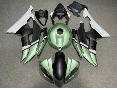 08-16 Negro Mate & Verde R6 Carenado