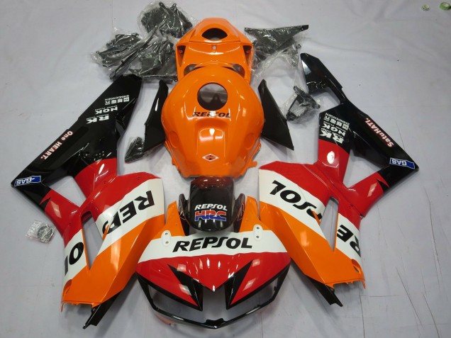 13-23 Un Corazón CBR600RR Carenado 13-23 Un Corazón CBR600RR Carenado