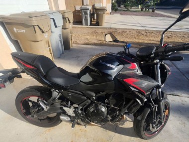 Carenados Moto Kawasaki Ninja Z650 2020-2025 - Negro Rojo