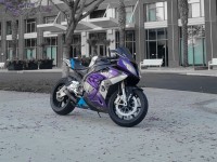 Tengo una s100rr 2016 y hace un tiempo compré mi juego de carenados para bicicletas, mis amigos y yo obtuvimos todas las marcas diferentes, los pedimos todos al mismo tiempo, el mío llegó primero y me mantuve actualizado todo el tiempo. Un mes después llegaron los otros dos. Encajan perfectamente con 0 problemas. Entonces, sobre todo, tuvieron la entrega más rápida, se ven mejor, son más livianos pero igual de fuertes, tienen un servicio al cliente increíble y tienen el mismo precio... ¡No podría estar más feliz con mi experiencia!